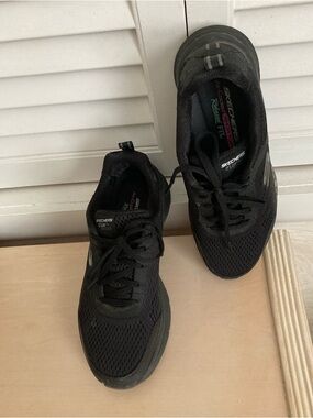 Skechers D’Lux Walker sneakers